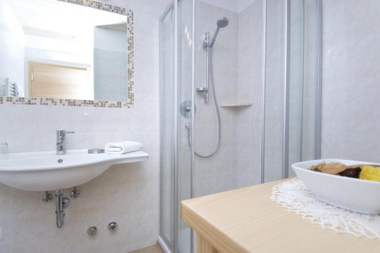 Wargerhof - Urlaub Auf Dem Bauernhof Appartement Meltina Buitenkant foto